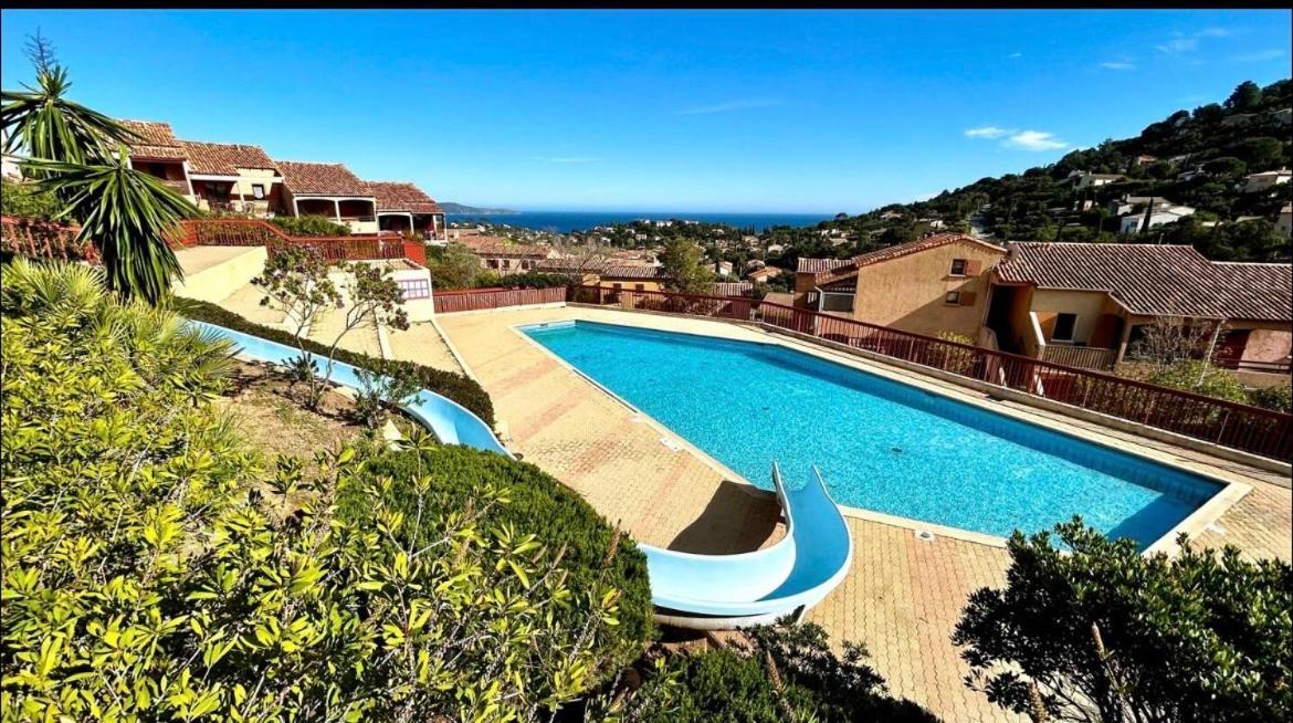 Апартаменты Terrasse De 30M2 Vue Mer Panoramique 1 Chambre Кавалер-сюр-Мер Экстерьер фото