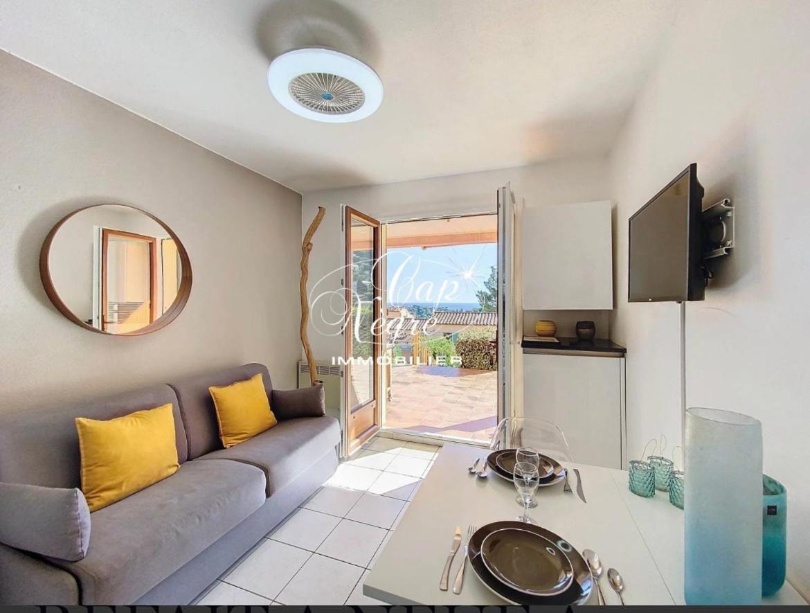 Апартаменты Terrasse De 30M2 Vue Mer Panoramique 1 Chambre Кавалер-сюр-Мер Экстерьер фото